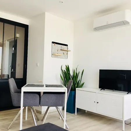 Pour 4 Personnes -climatise -tres Grand Jardin -2min Tram Palmer-kids&petfriendly * Cenon