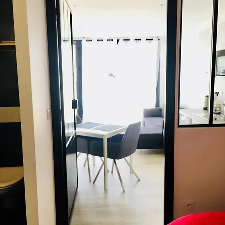 Pour 4 Personnes -climatise -tres Grand Jardin -2min Tram Palmer-kids&petfriendly Apartman *
