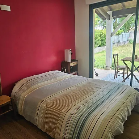 Apartman Pour 4 Personnes -climatise -tres Grand Jardin -2min Tram Palmer-kids&petfriendly