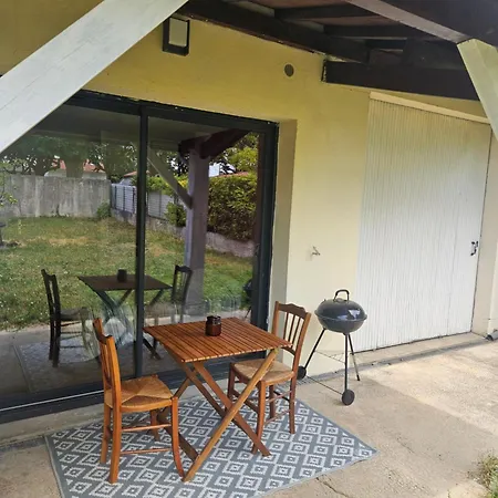 Pour 4 Personnes -climatise -tres Grand Jardin -2min Tram Palmer-kids&petfriendly *