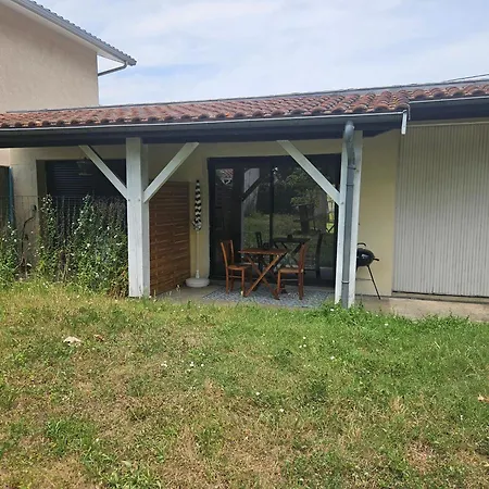 Pour 4 Personnes -climatise -tres Grand Jardin -2min Tram Palmer-kids&petfriendly Apartman